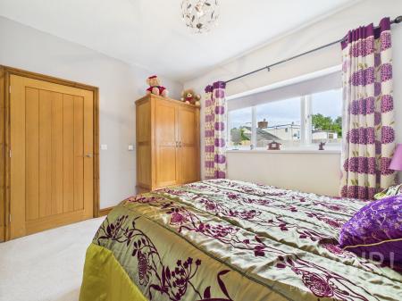 3 bedroom Bungalow for sale in Greenhill Bank, Ellesmere, SY12