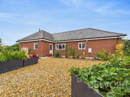 3 bedroom Bungalow for sale in Greenhill Bank, Ellesmere, SY12