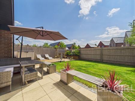 4 bedroom Town house for sale in Lady Herbert Way, Shrewsbury, SY3