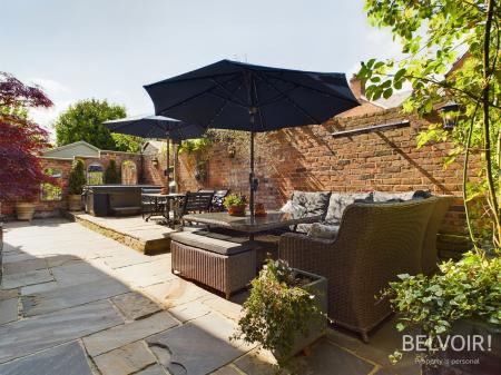 6 bedroom Detached house for sale in Longner Street, Mountfields, Shrewsbury, SY3