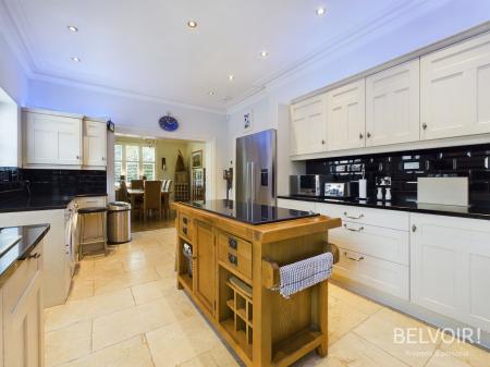 6 bedroom Detached house for sale in Longner Street, Mountfields, Shrewsbury, SY3