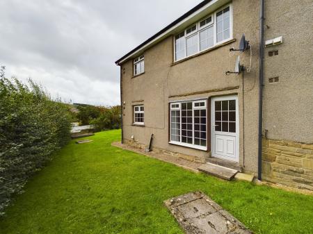 2 bedroom Flat to let in Haw Bank Court, Skipton, BD23