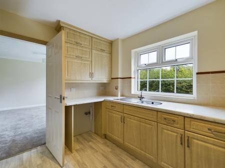 2 bedroom Flat to let in Haw Bank Court, Skipton, BD23