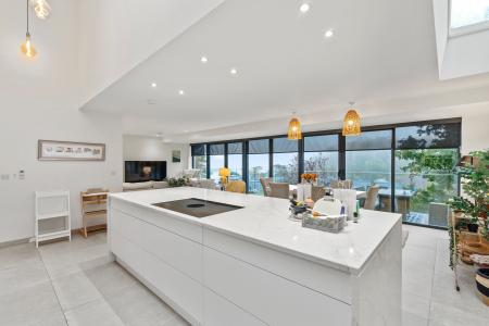 3 bedroom Detached house to let in Caswell Bay, Caswell, Swansea, SA3