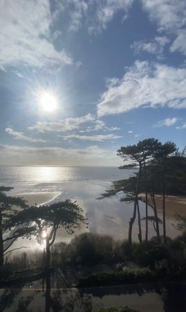 3 bedroom Flat to let in Caswell Bay Court, Caswell Road, Caswell, Swansea, SA3