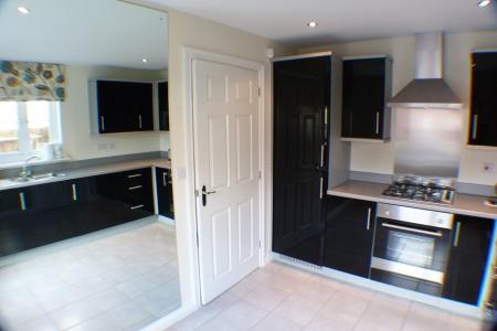 3 bedroom Detached house to let in Marcroft Road, Port Tennant, Swansea, SA1