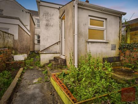 4 bedroom Terraced House for sale in De Breos Street, Brynmill, Swansea, SA2