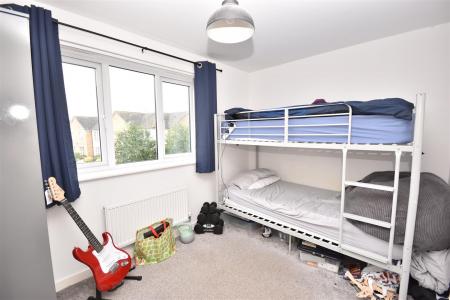 3 bedroom End of terrace house for sale in Snow Close, Holdingham