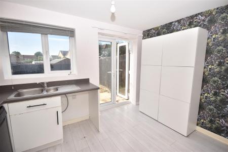 3 bedroom End of terrace house for sale in Snow Close, Holdingham