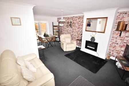 3 bedroom Semi-detached house for sale in Sandygate Close, Horbling