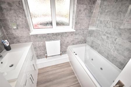 2 bedroom Detached bungalow for sale in High Street, Tattershal, Lincoln