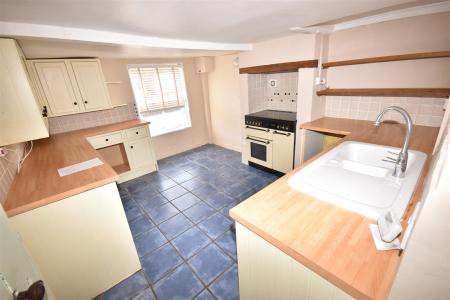 2 bedroom Semi-detached house for sale in Pinfold Lane, Ruskington