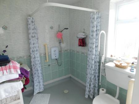 4 bedroom Semi-detached house for sale in Summerville Avenue, Minster, ME12