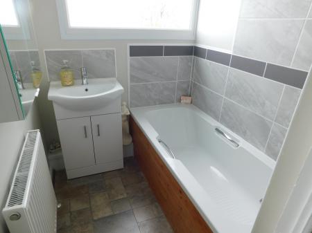 4 bedroom Semi-detached house for sale in Summerville Avenue, Minster, ME12