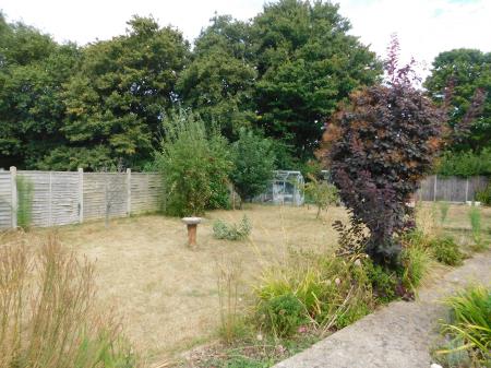 2 bedroom Semi-detached house for sale in Swanstree Avenue, Kemsley, Sittingbourne, ME10