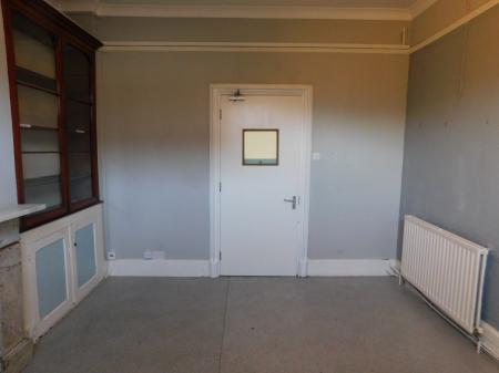 3 bedroom Commercial Property to let in Trinity Road, Sheerness, ME12