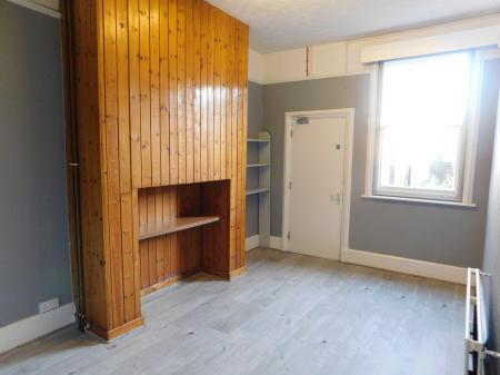 3 bedroom Commercial Property to let in Trinity Road, Sheerness, ME12