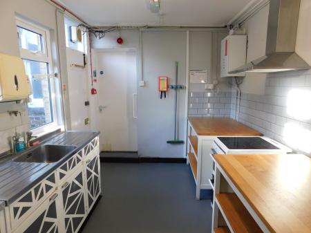 3 bedroom Commercial Property to let in Trinity Road, Sheerness, ME12