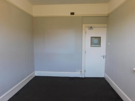3 bedroom Commercial Property to let in Trinity Road, Sheerness, ME12