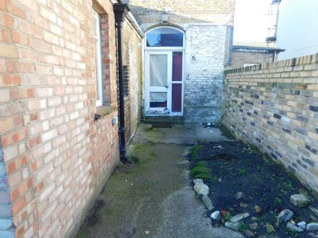 3 bedroom Commercial Property to let in Trinity Road, Sheerness, ME12