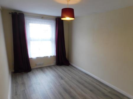1 bedroom Flat to let in Broadway, Sheerness, ME12