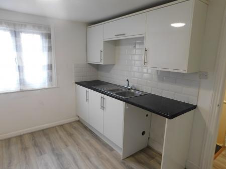 1 bedroom Flat to let in Broadway, Sheerness, ME12