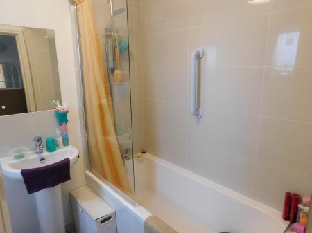 1 bedroom Flat to let in Chilham Close, Sheerness, ME12