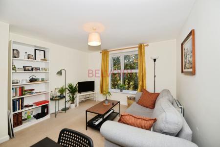 1 bedroom Flat for sale in Archers Road, Southampton, SO15