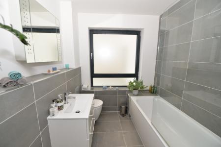 2 bedroom Flat for sale in 1 Royal Crescent Road, Southampton, SO14