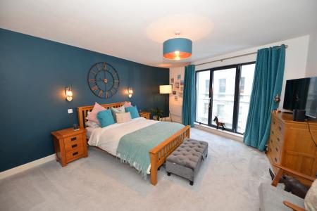 2 bedroom Flat for sale in 1 Royal Crescent Road, Southampton, SO14