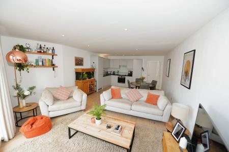 2 bedroom Flat for sale in 1 Royal Crescent Road, Southampton, SO14