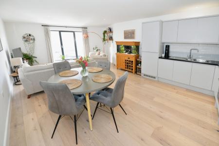 2 bedroom Flat for sale in 1 Royal Crescent Road, Southampton, SO14