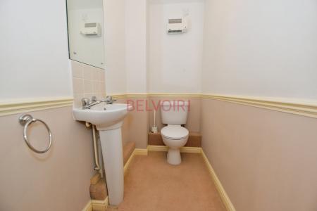 2 bedroom Flat for sale in Hiltingbury Road, Chandler's Ford, Eastleigh, SO53