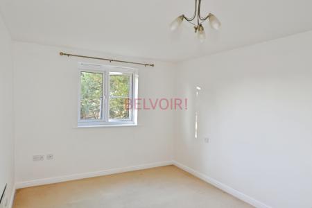 2 bedroom Flat for sale in Hiltingbury Road, Chandler's Ford, Eastleigh, SO53