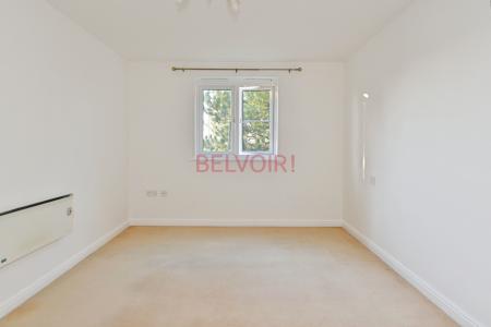 2 bedroom Flat for sale in Hiltingbury Road, Chandler's Ford, Eastleigh, SO53