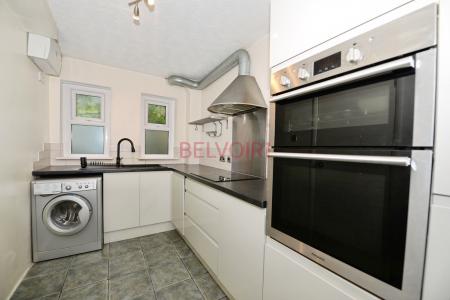 2 bedroom Flat for sale in Hulse Road, Banister Park, Southampton, SO15