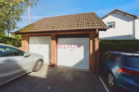 2 bedroom Flat for sale in Hursley Road, Chandler's Ford, SO53