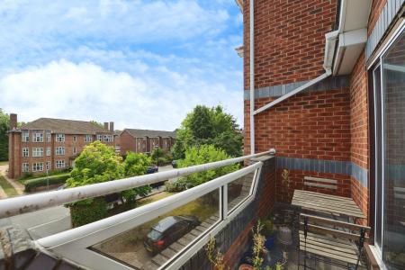 1 bedroom Flat for sale in Winn Road, Southampton, SO17