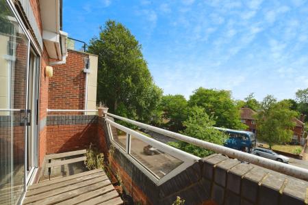 1 bedroom Flat for sale in Winn Road, Southampton, SO17