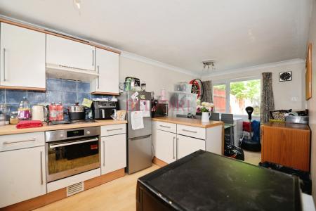 3 bedroom Terraced House for sale in Binstead Close, Southampton, SO16