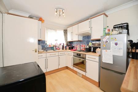 3 bedroom Terraced House for sale in Binstead Close, Southampton, SO16