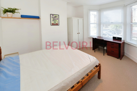 4 bedroom Terraced House to let in Arnold Road, Southampton, SO17