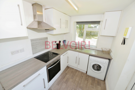 5 bedroom Semi-detached house to let in Burgess Road, Southampton, SO16