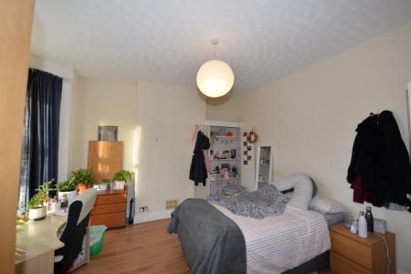 4 bedroom Terraced House to let in Livingstone Road, Southampton, SO14