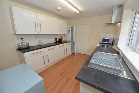 4 bedroom Terraced House to let in Livingstone Road, Southampton, SO14
