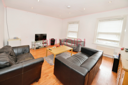 6 bedroom Semi-detached house to let in Wilton Avenue, Polygon, Southampton, SO15