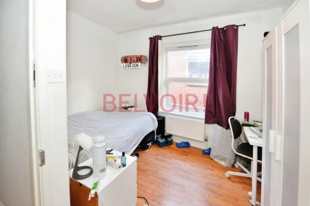 6 bedroom Semi-detached house to let in Wilton Avenue, Polygon, Southampton, SO15