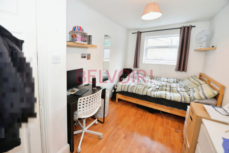 6 bedroom Semi-detached house to let in Wilton Avenue, Polygon, Southampton, SO15