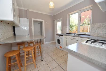 4 bedroom Semi-detached house to let in Mayfield Road, Southampton, SO17
