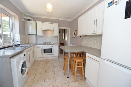 4 bedroom Semi-detached house to let in Mayfield Road, Southampton, SO17